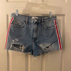 Jean cutoff shorts with red side detailing